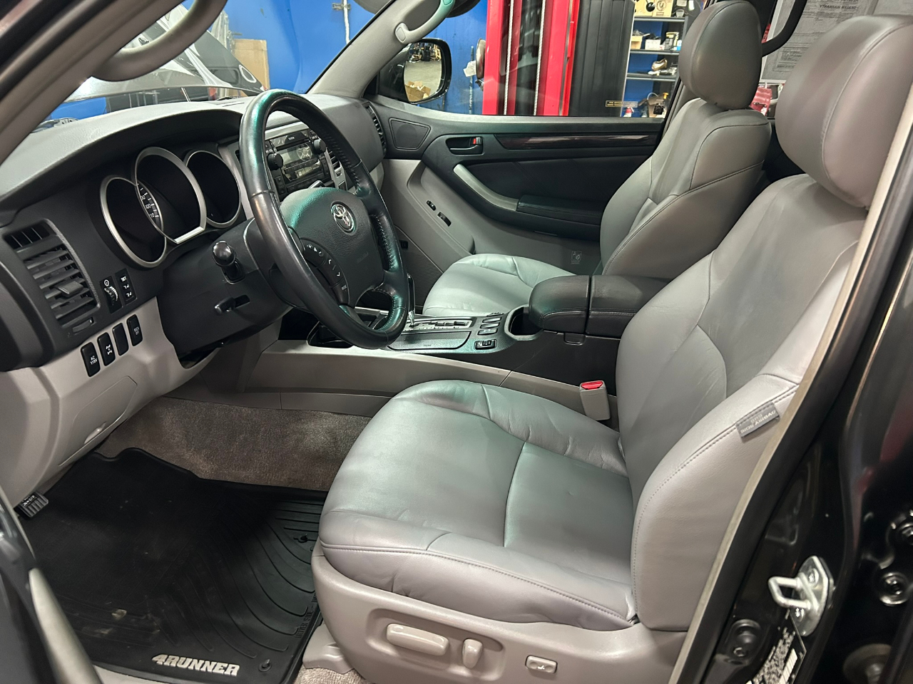 Toyota 4Runner Limited 4WD V8 2007