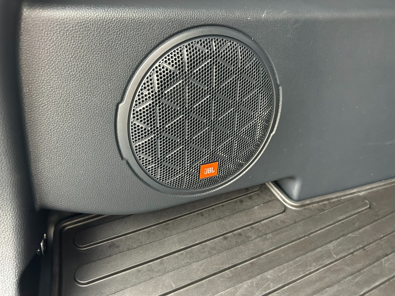 Toyota RAV4 Hybrid XSE 2019