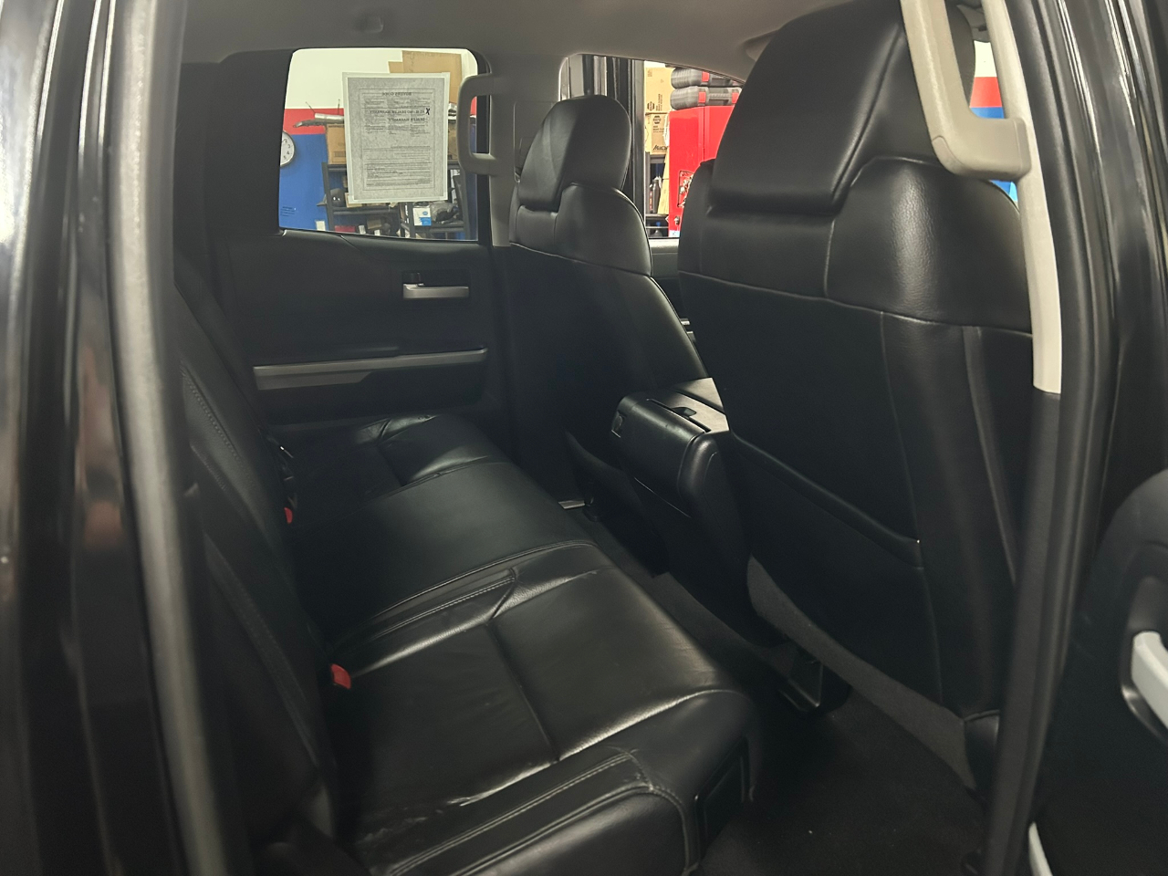 Toyota Tundra Limited 5.7L Double Cab 4WD 2017