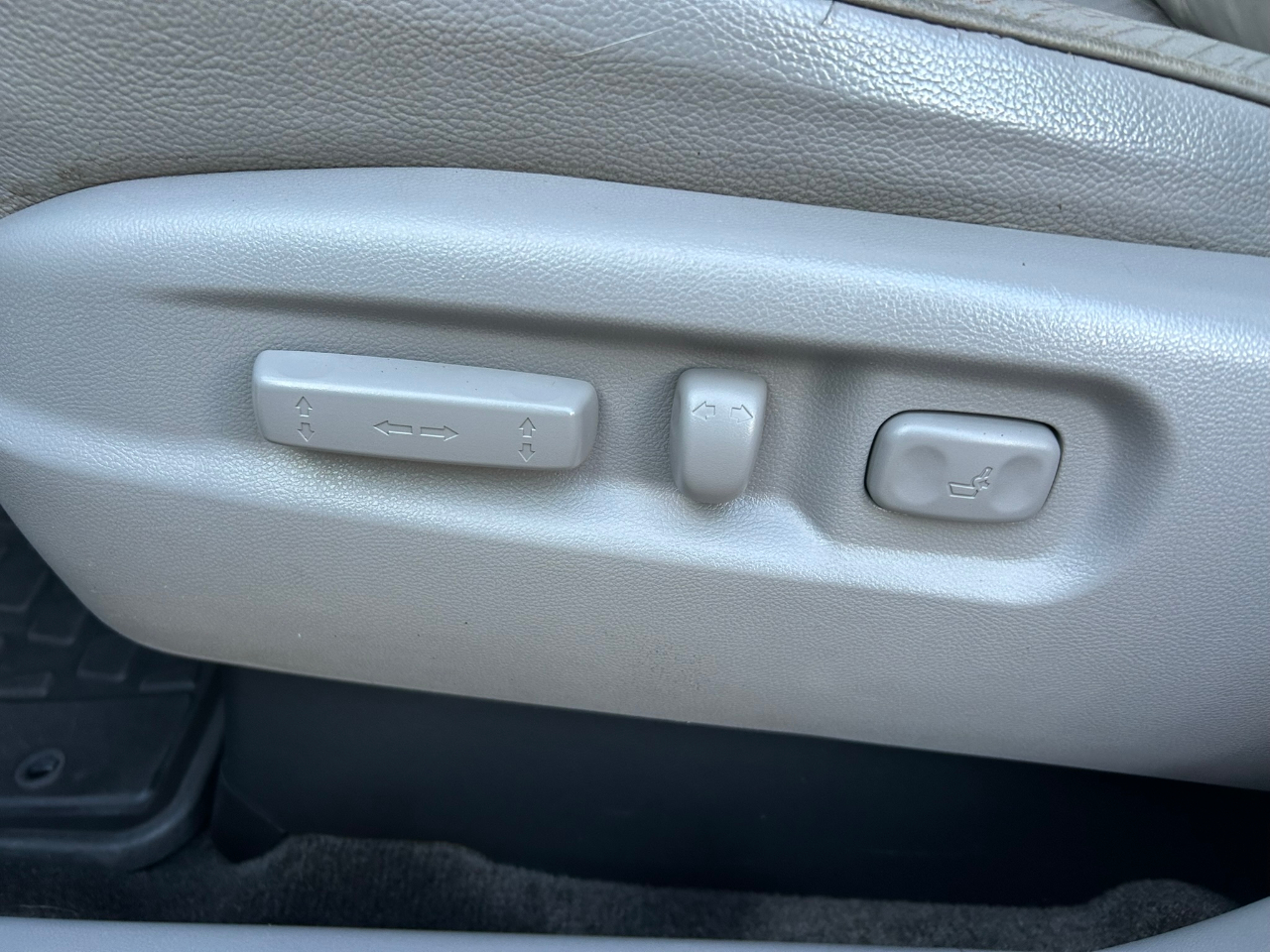 Honda Pilot Touring 4WD 5-Spd AT with DVD 2013