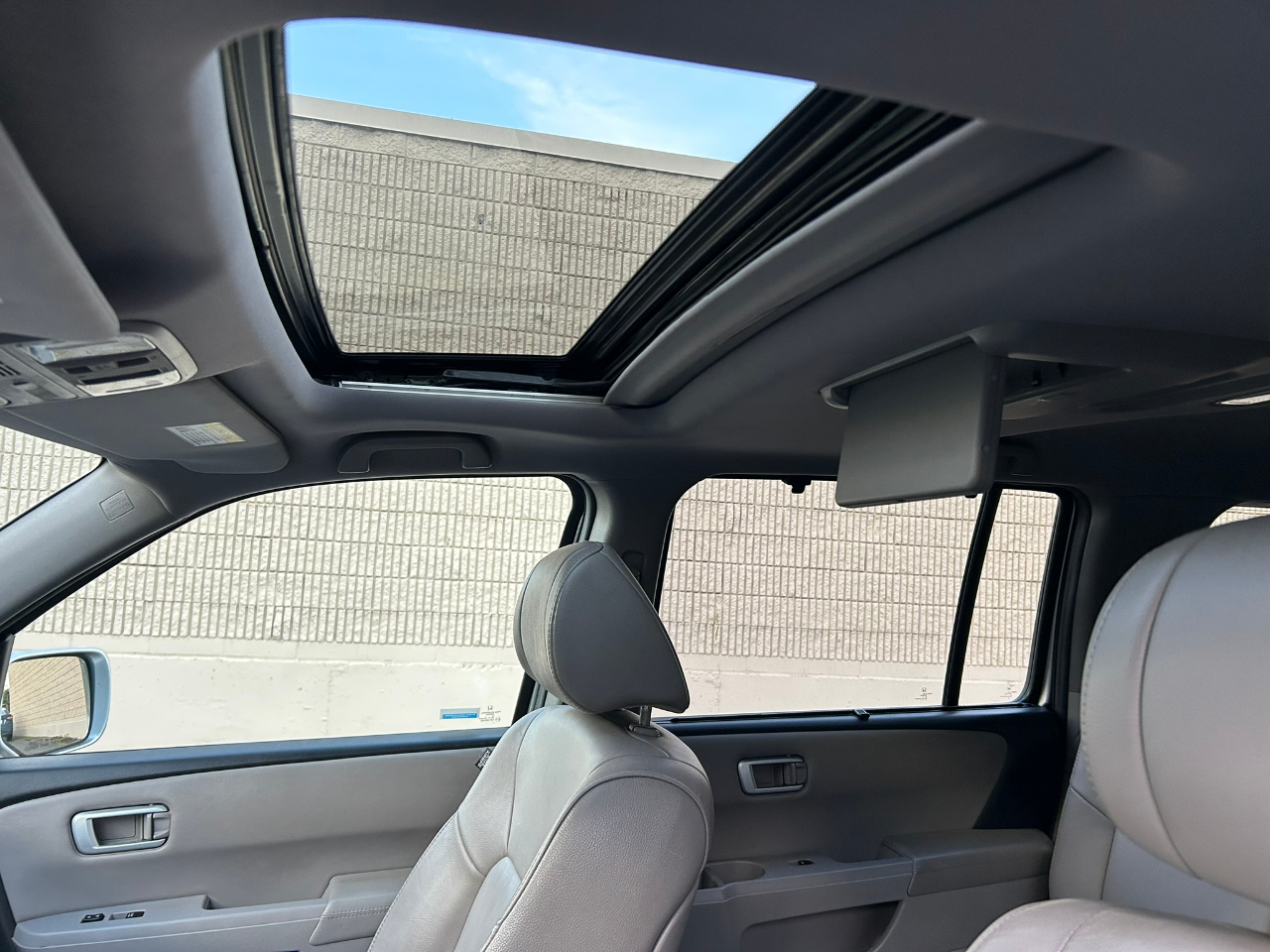 Honda Pilot Touring 4WD 5-Spd AT with DVD 2013