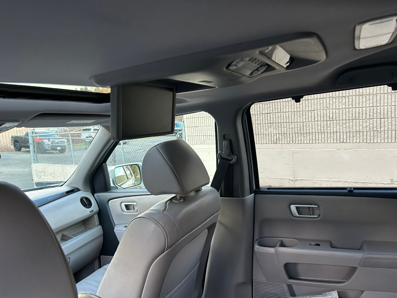 Honda Pilot Touring 4WD 5-Spd AT with DVD 2013