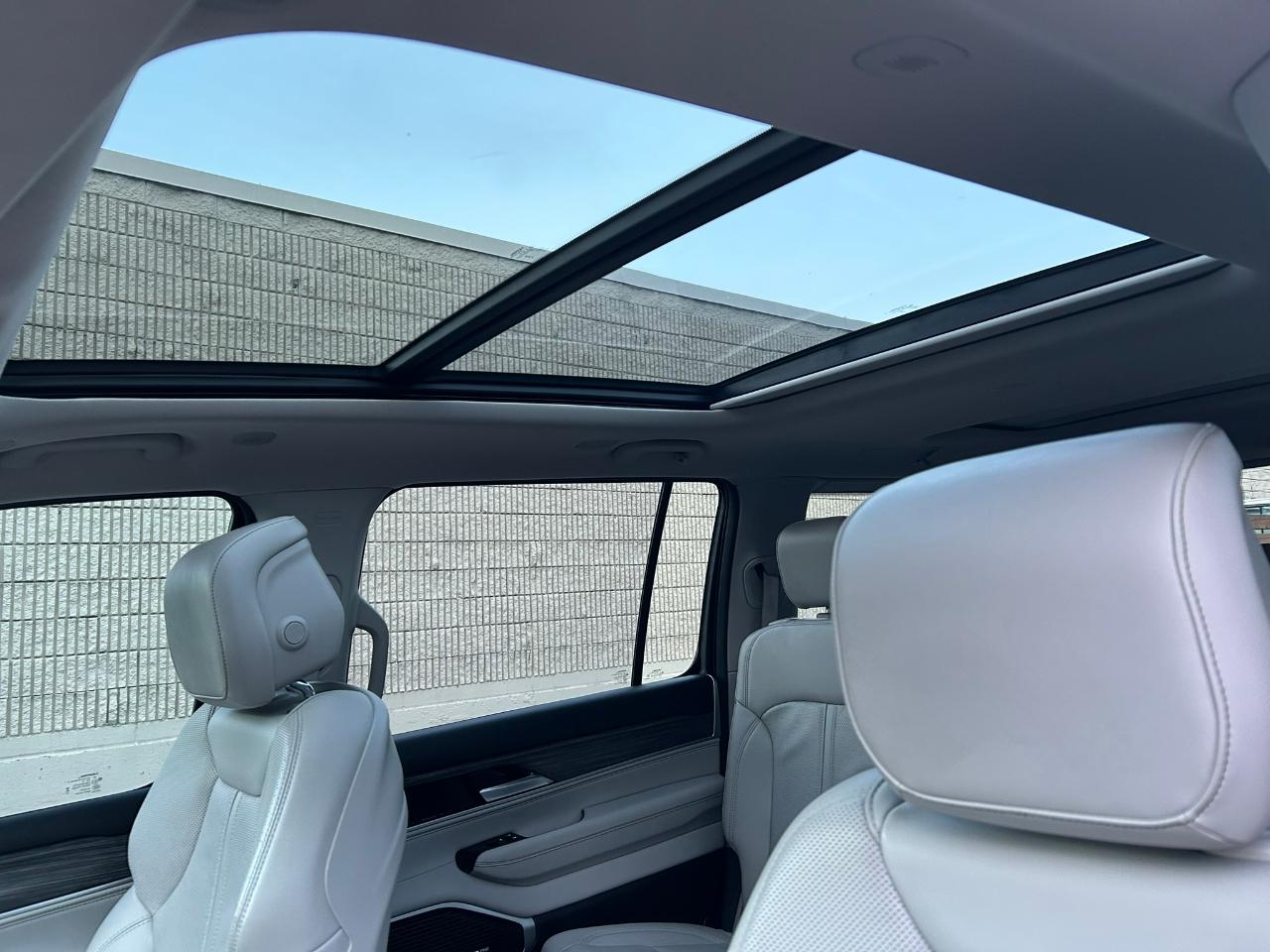 Jeep Wagoneer Series II 4WD 2023