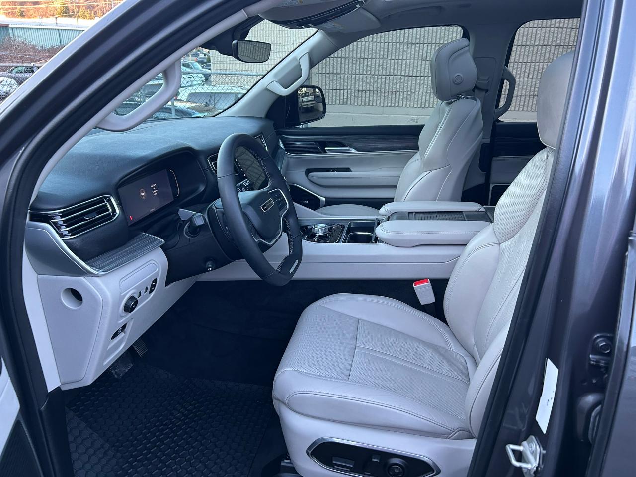 Jeep Wagoneer Series II 4WD 2023