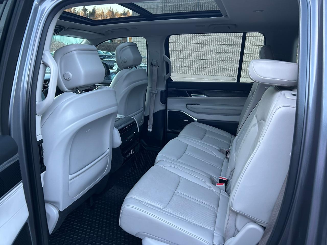 Jeep Wagoneer Series II 4WD 2023