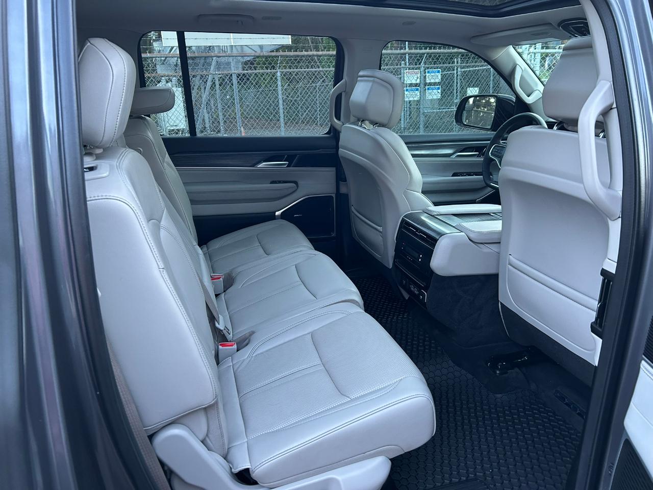 Jeep Wagoneer Series II 4WD 2023