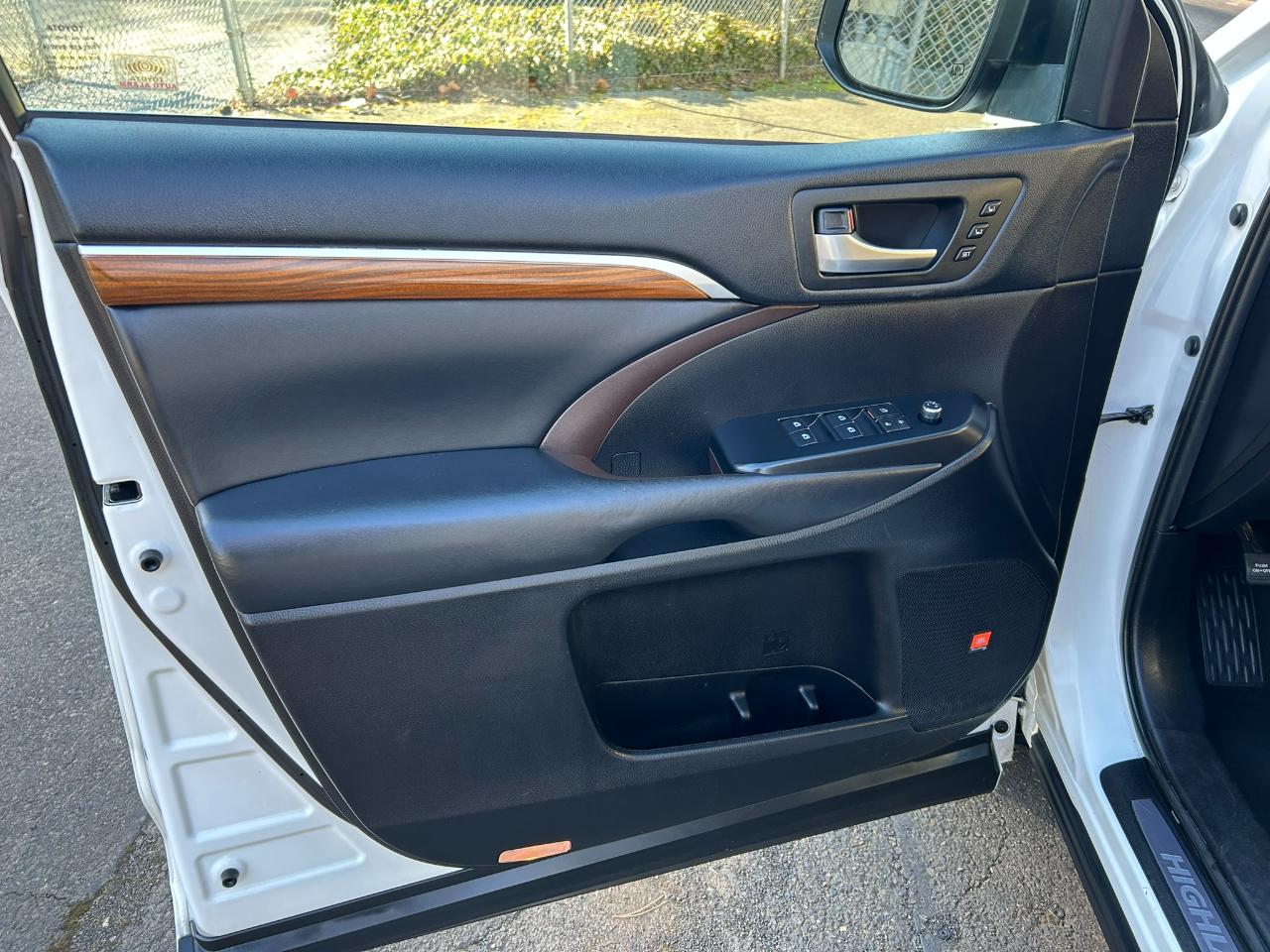 Toyota Highlander Hybrid Limited Platinum AWD 2019