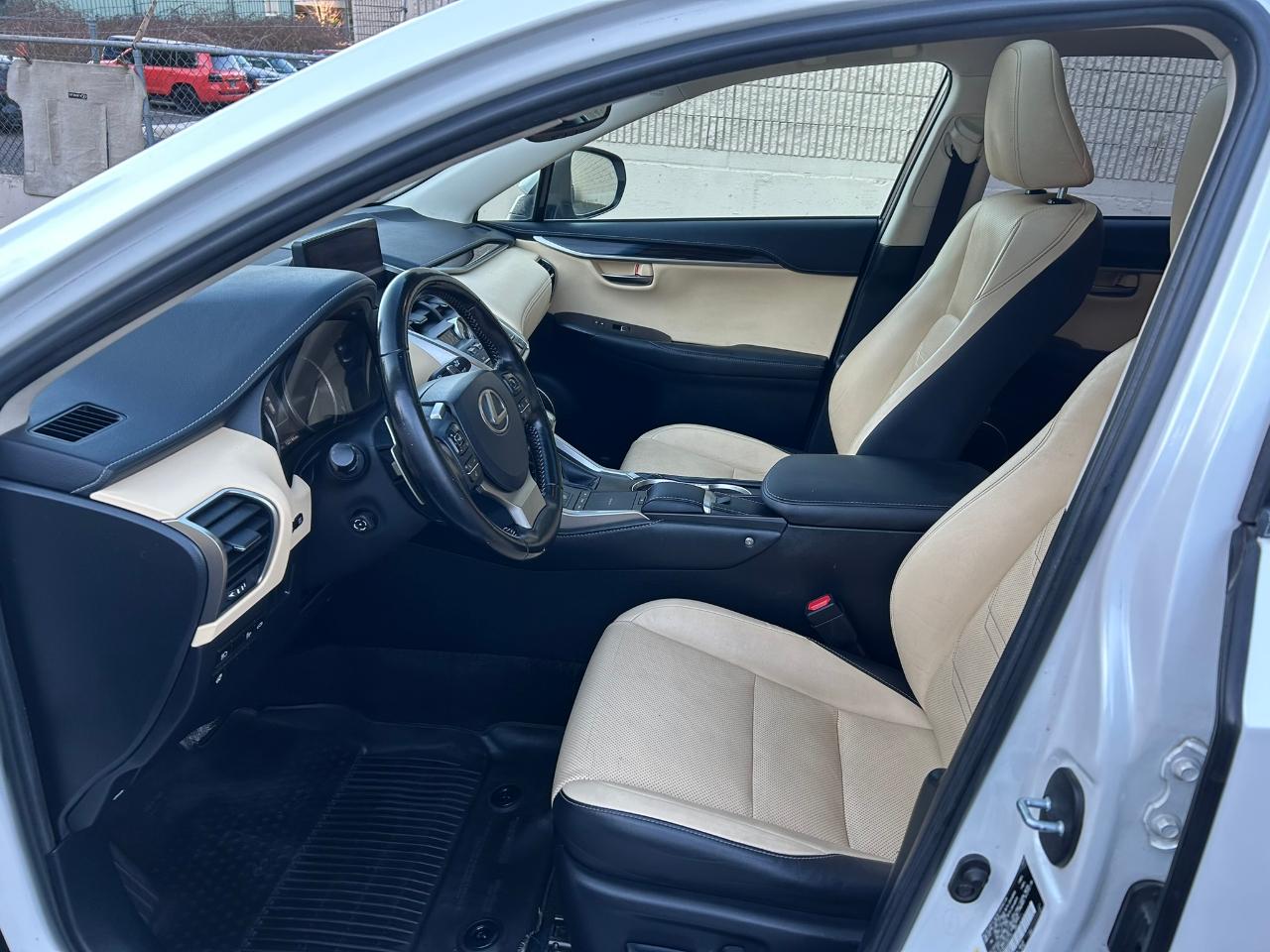 Lexus NX 300h AWD 2018