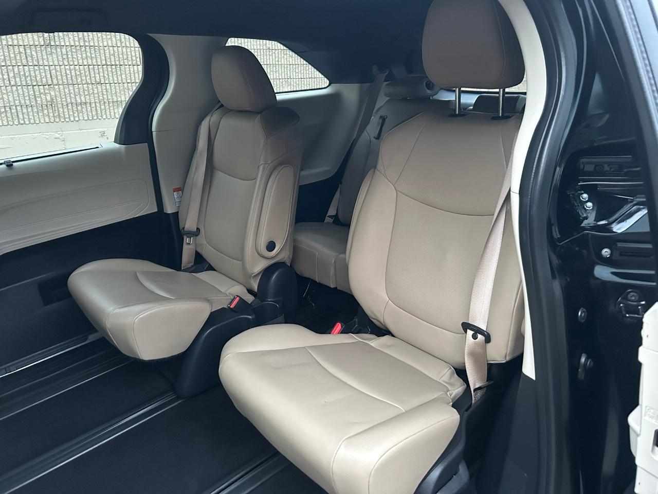 Toyota Sienna XLE 7-Passenger AWD 2022