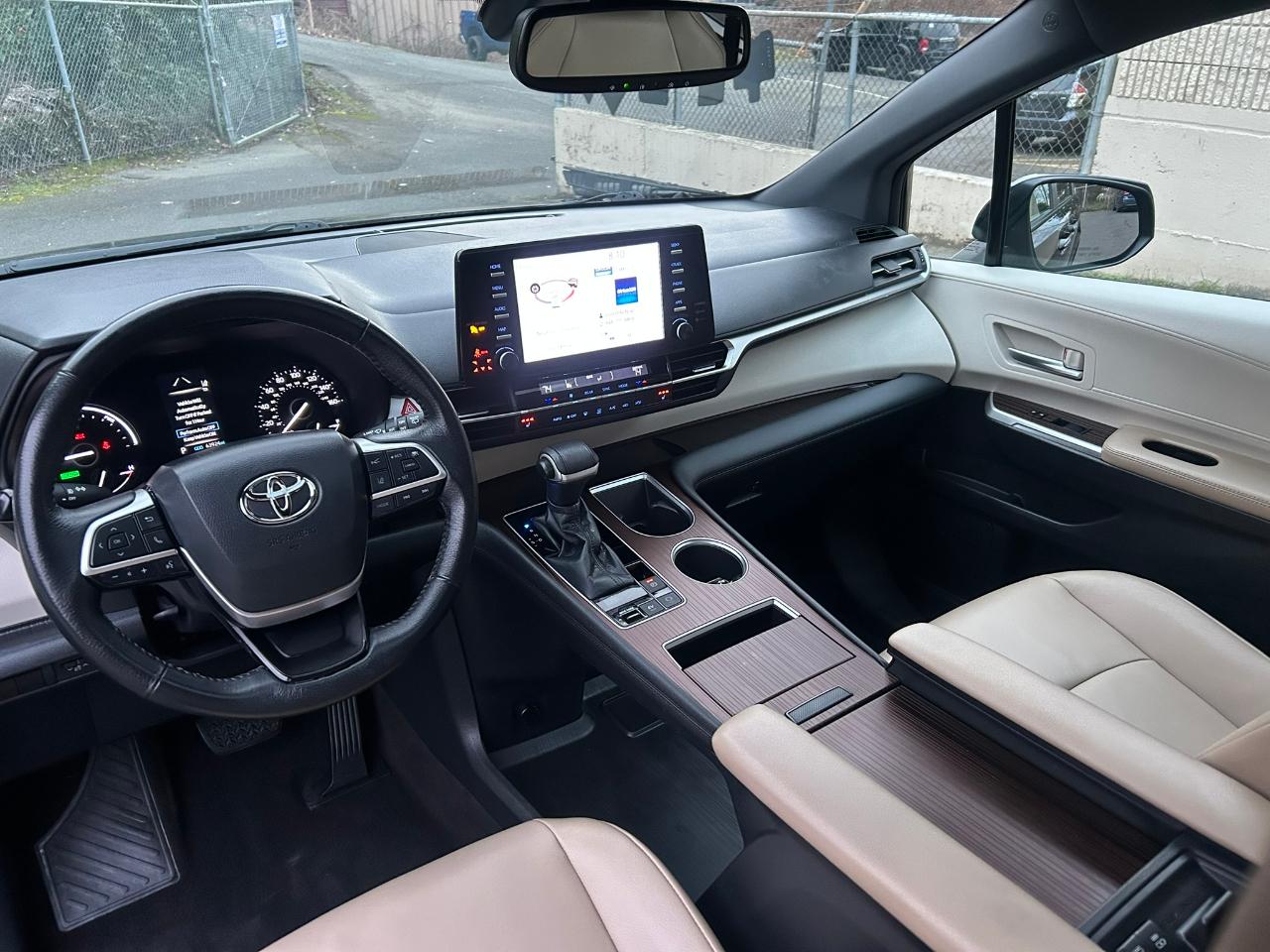 Toyota Sienna XLE 7-Passenger AWD 2022