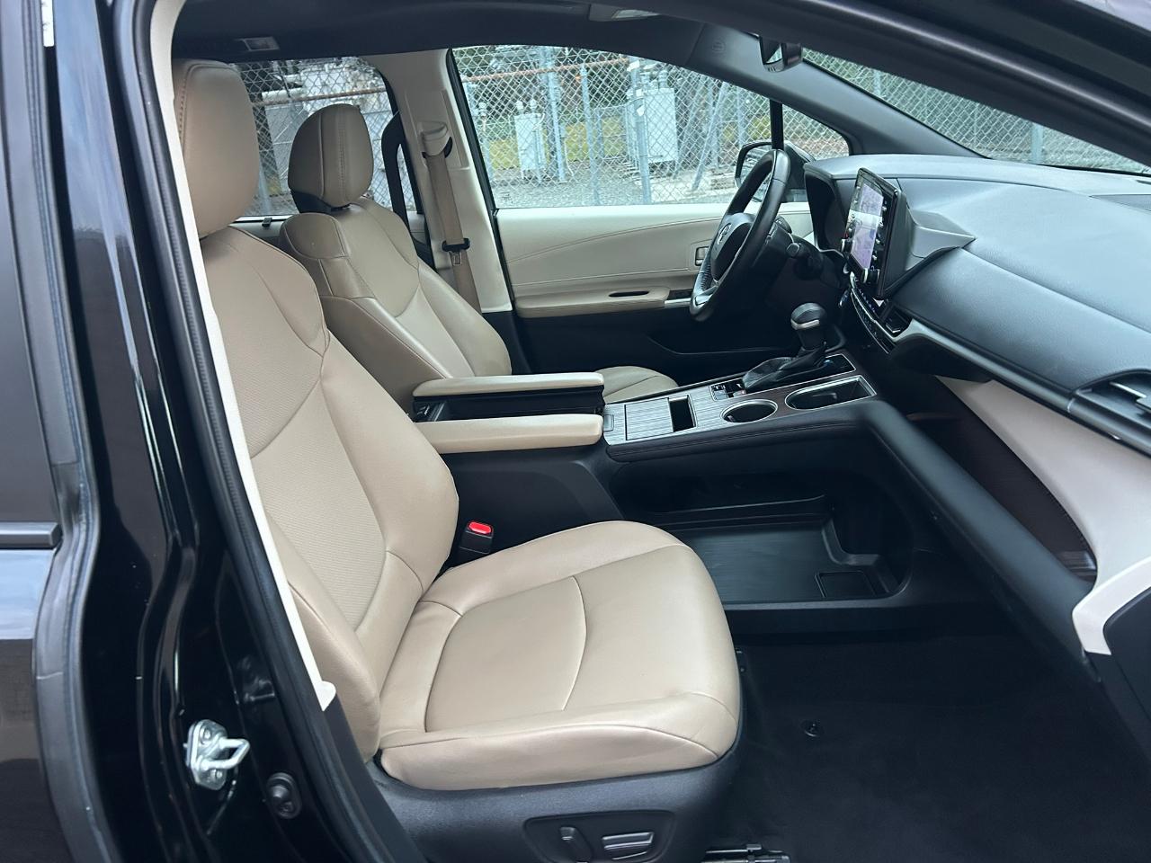 Toyota Sienna XLE 7-Passenger AWD 2022