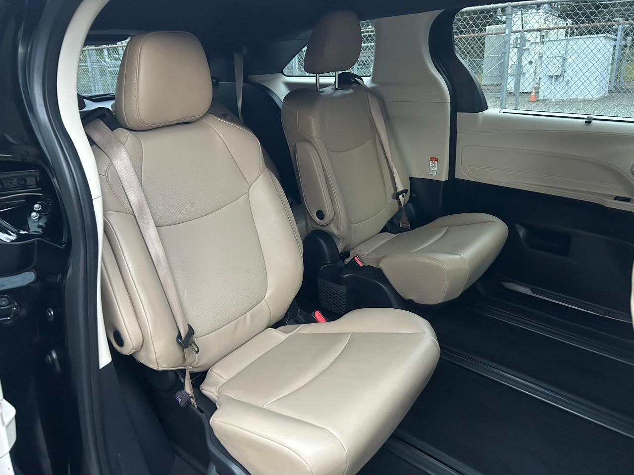 Toyota Sienna XLE 7-Passenger AWD 2022