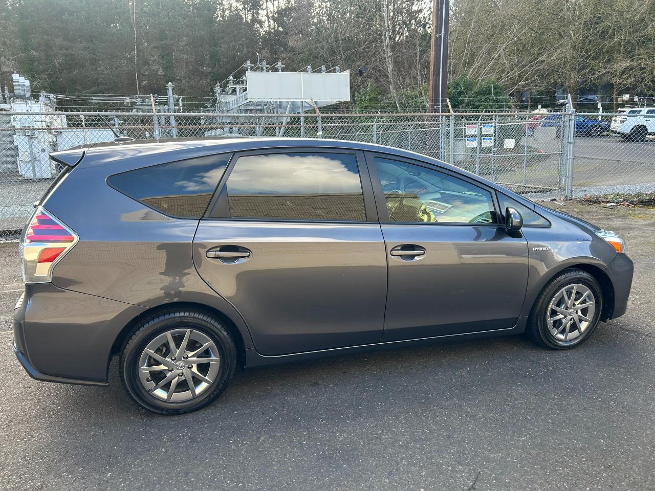 Toyota Prius V Four 2016