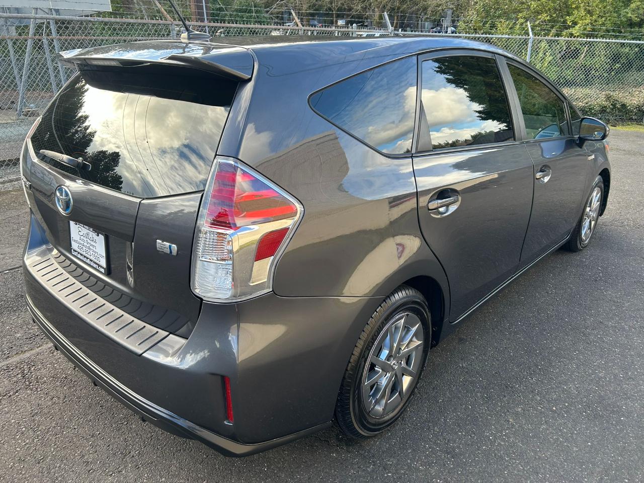 Toyota Prius V Four 2016