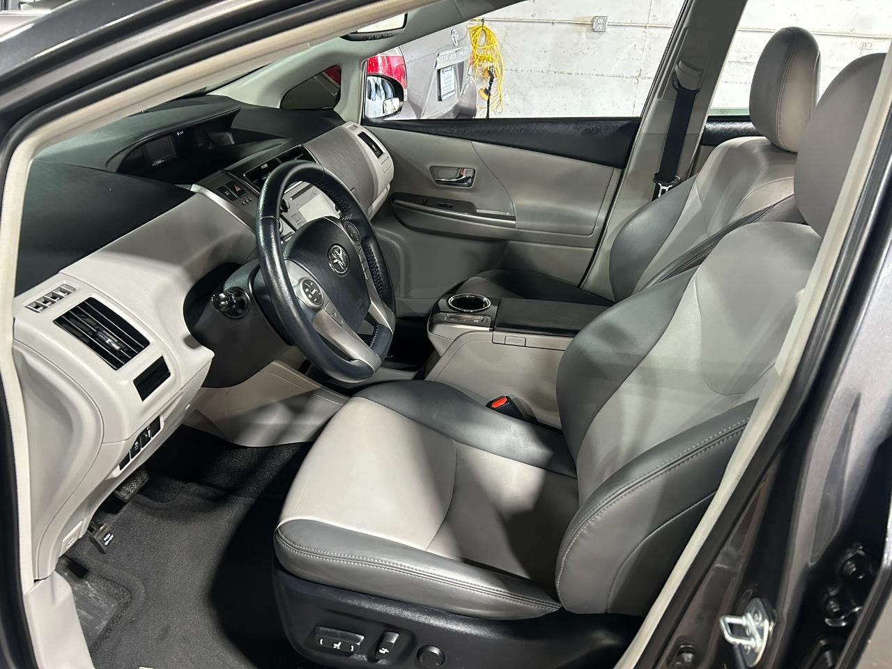 Toyota Prius V Four 2016