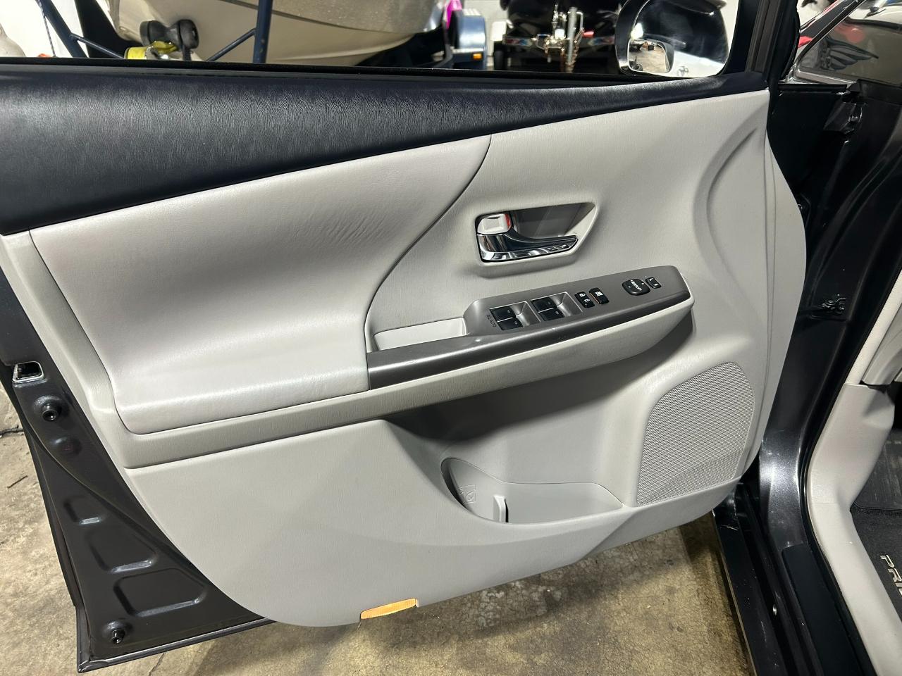 Toyota Prius V Four 2016