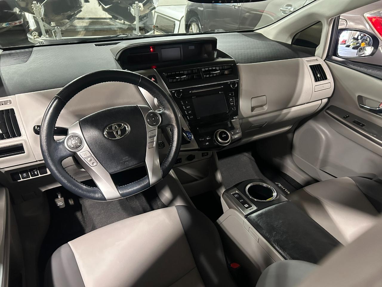 Toyota Prius V Four 2016