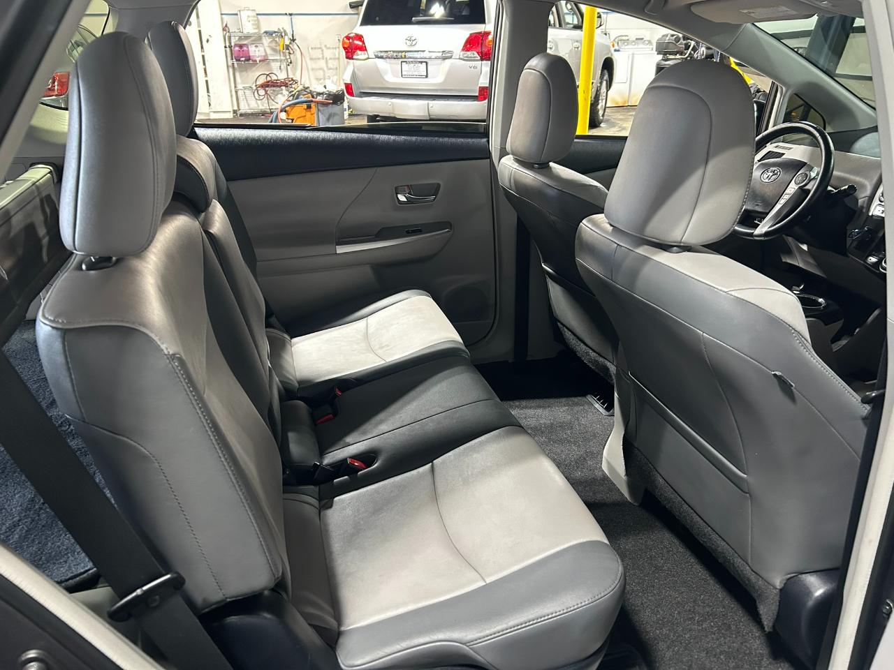 Toyota Prius V Four 2016