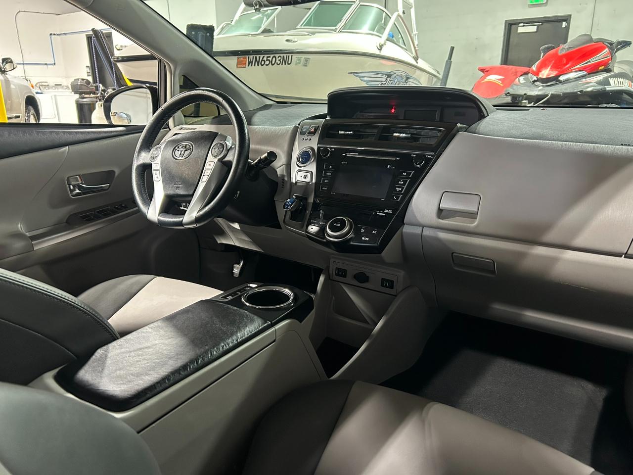 Toyota Prius V Four 2016