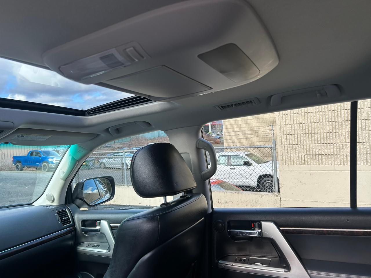 Toyota Land Cruiser 4WD 2014