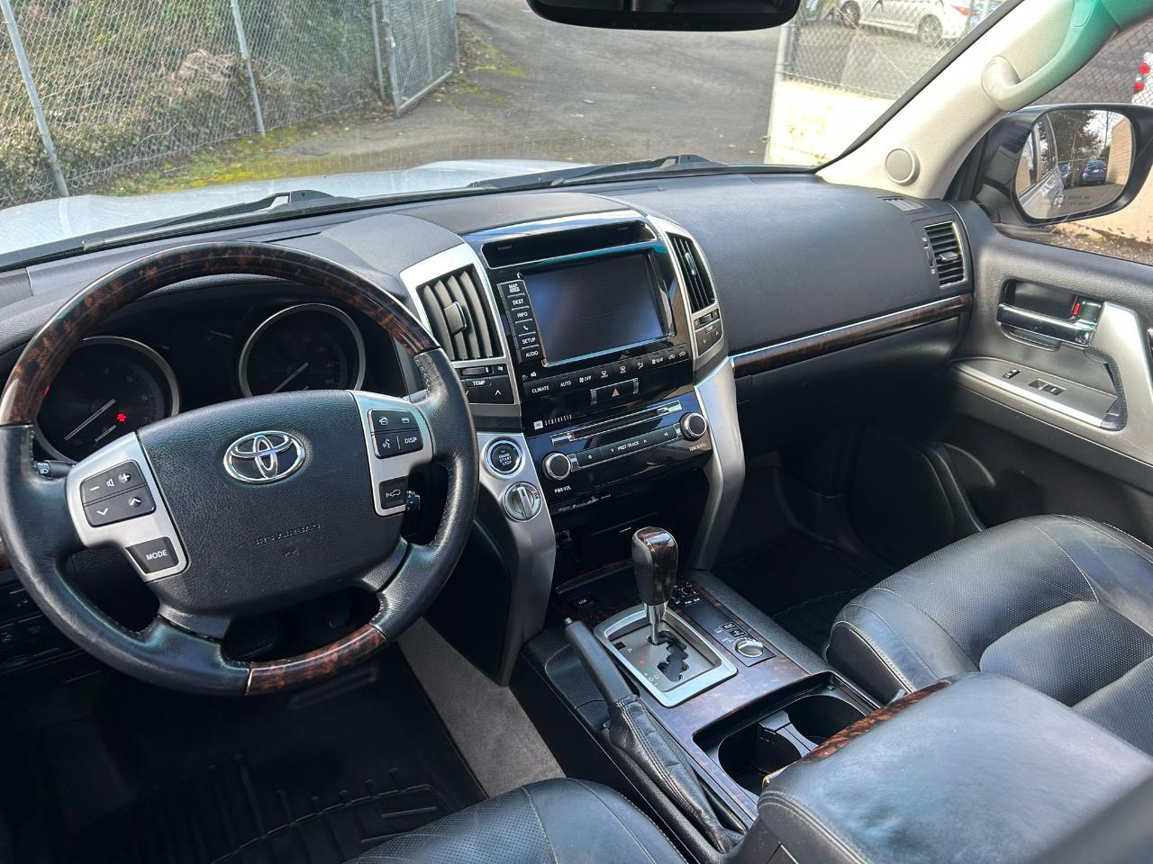 Toyota Land Cruiser 4WD 2014