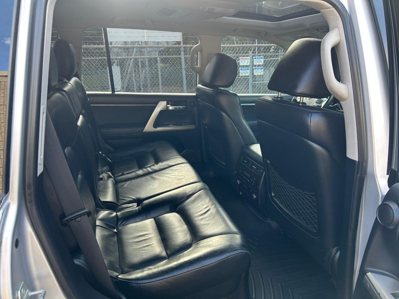 Toyota Land Cruiser 4WD 2014