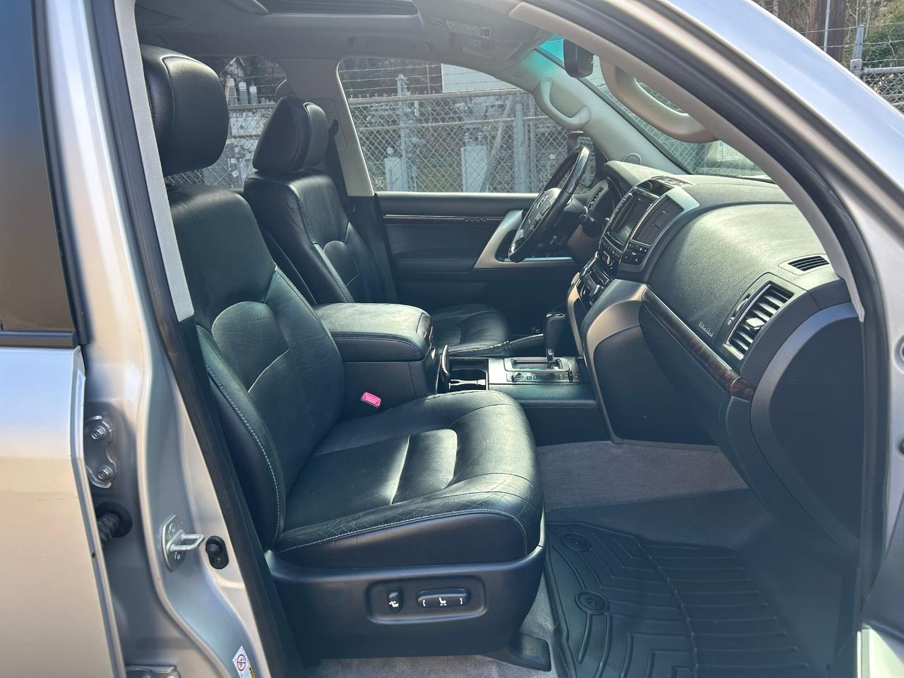 Toyota Land Cruiser 4WD 2014