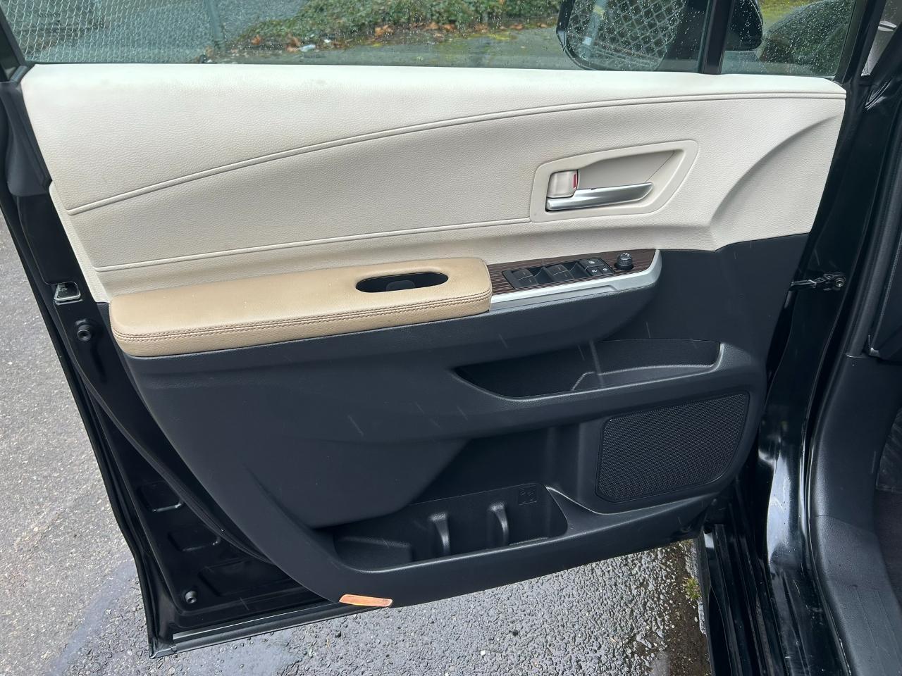 Toyota Sienna XLE 7-Passenger AWD 2023