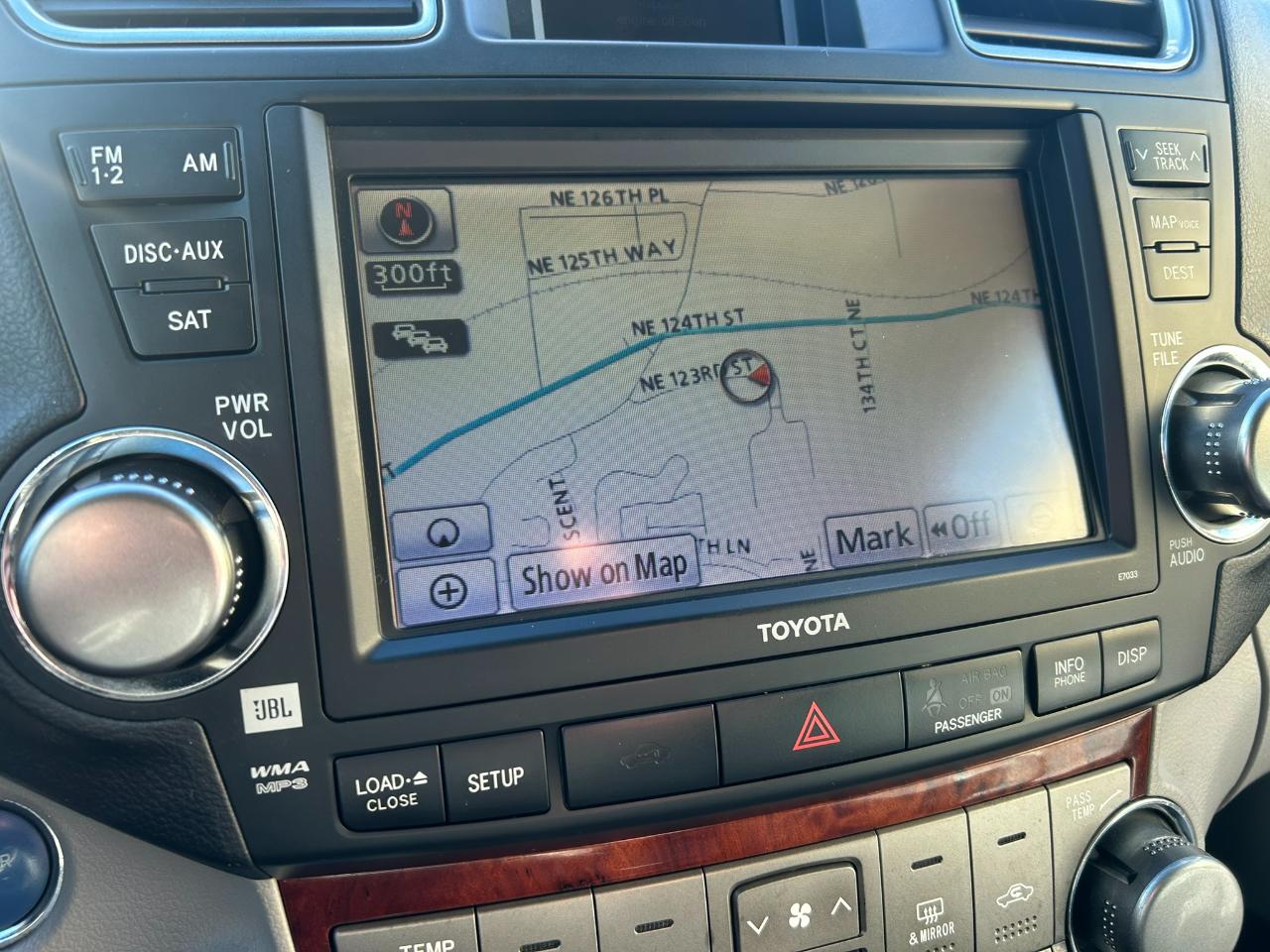 Toyota Highlander Hybrid Limited 4WD 2012