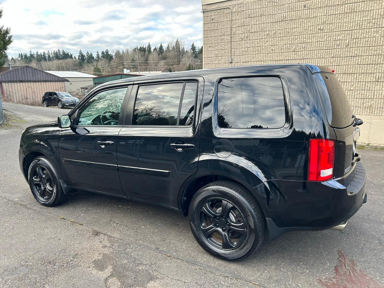 Honda Pilot EX-L 4WD 5-Spd AT with Navigation 2012