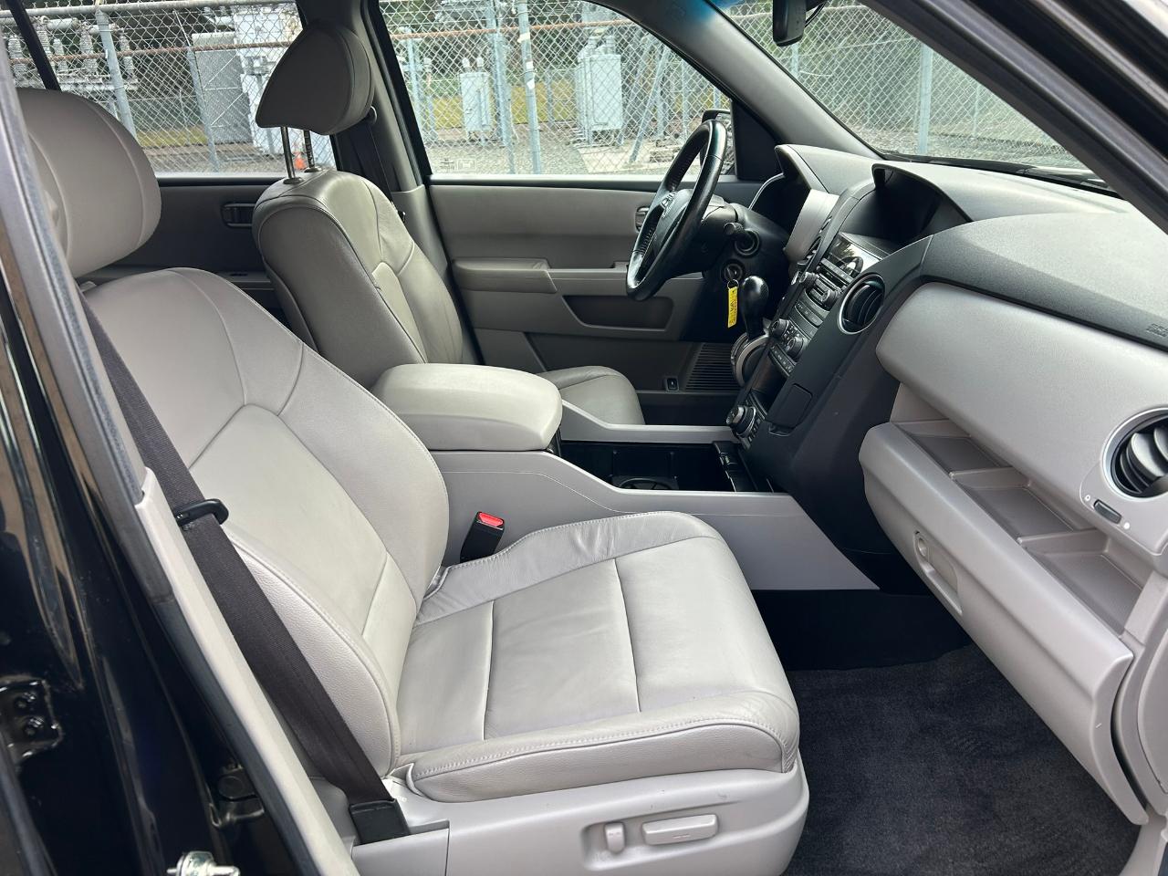 Honda Pilot EX-L 4WD 5-Spd AT with Navigation 2012