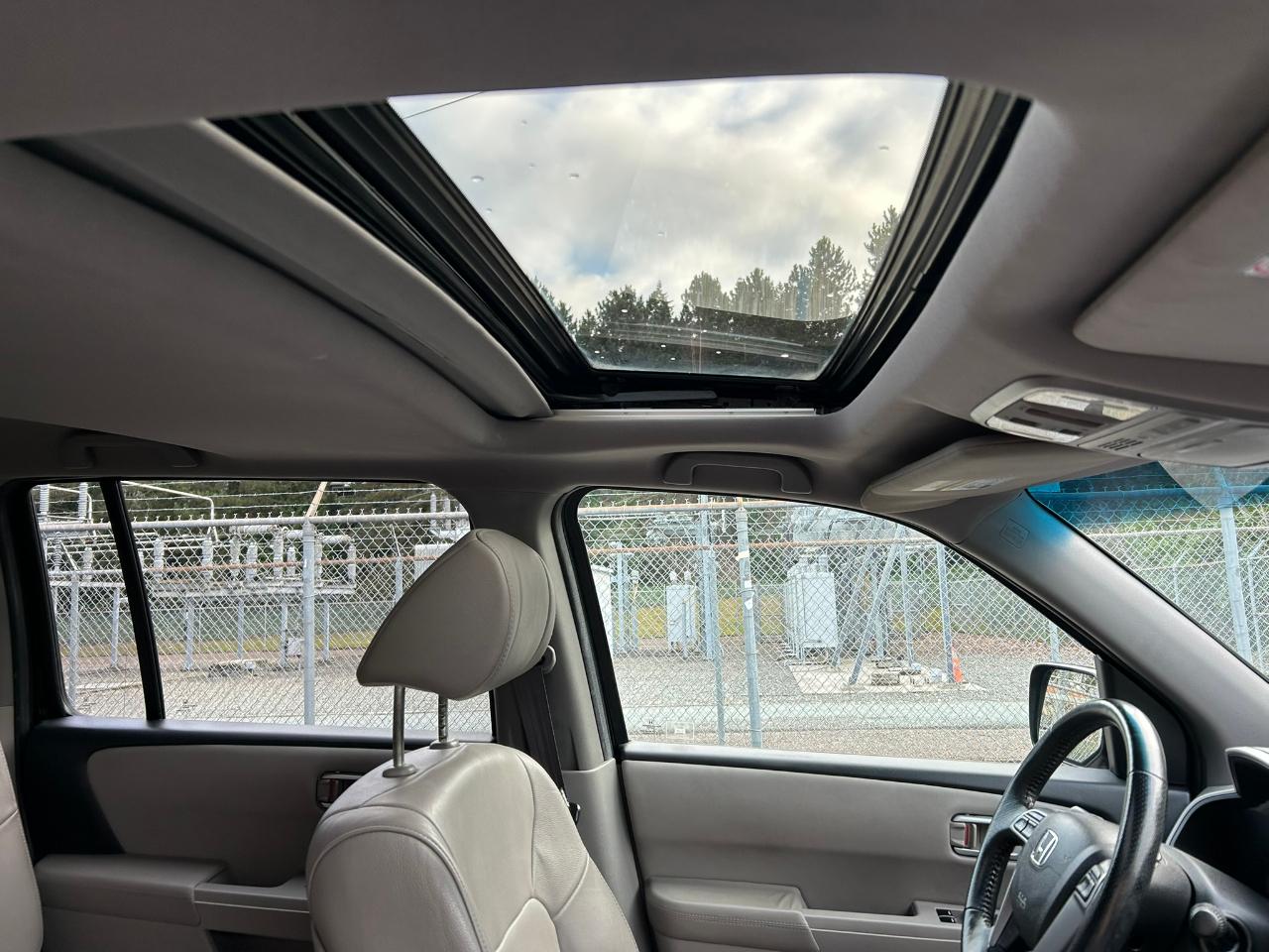 Honda Pilot EX-L 4WD 5-Spd AT with Navigation 2012