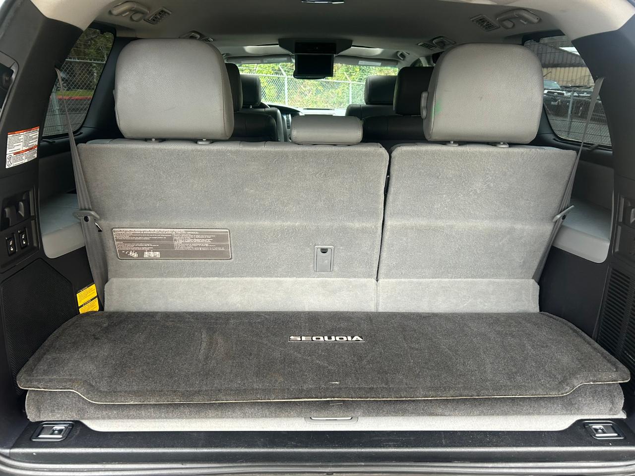 Toyota Sequoia Plantium 4WD FFV 2014