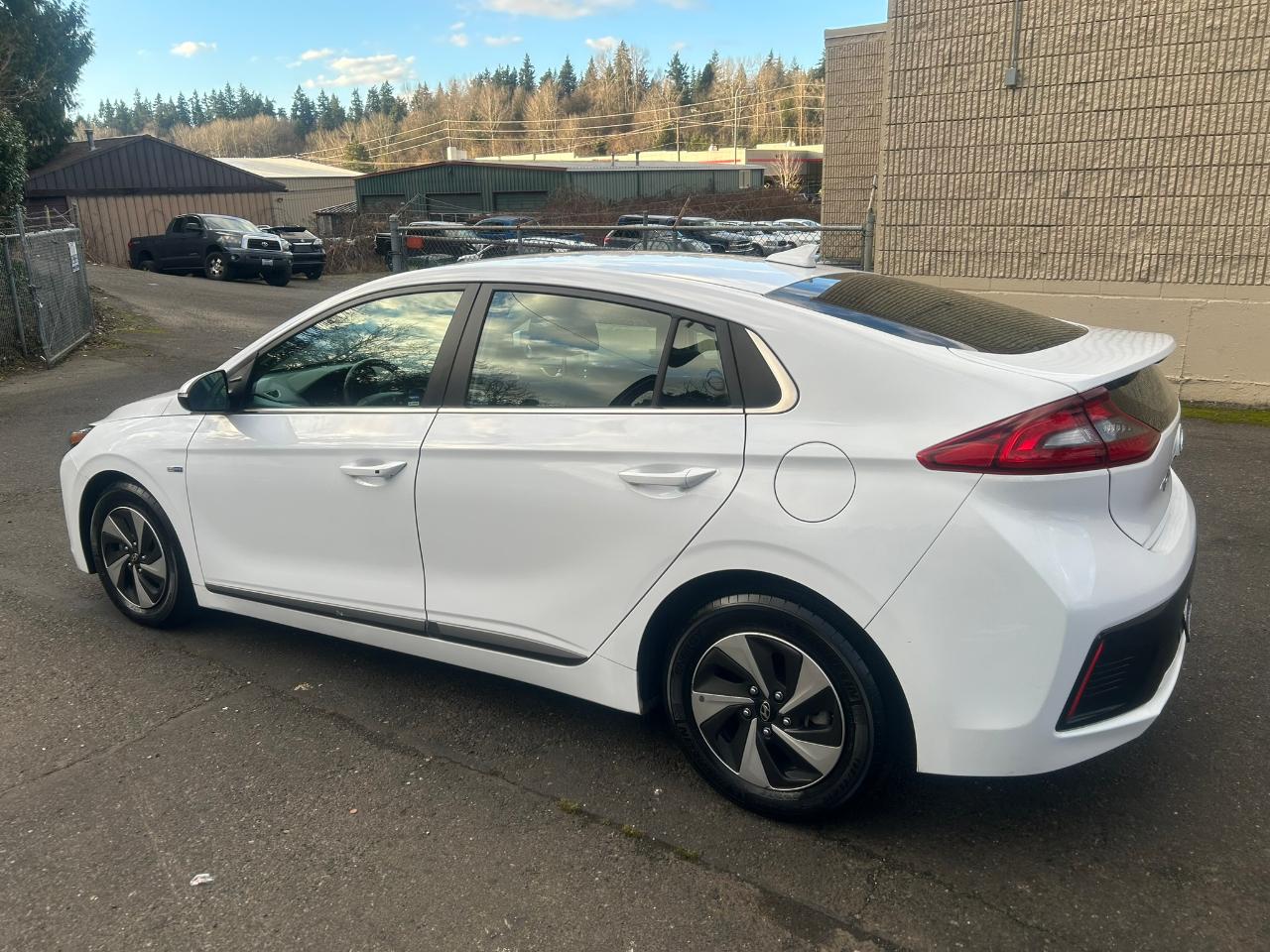 Hyundai Ioniq Hybrid  2018