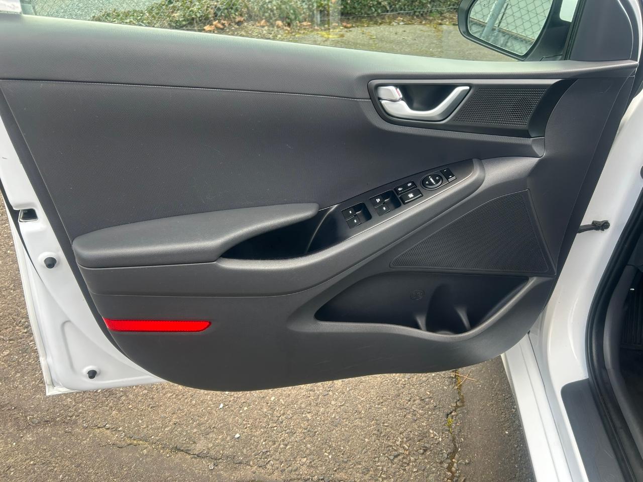 Hyundai Ioniq Hybrid  2018