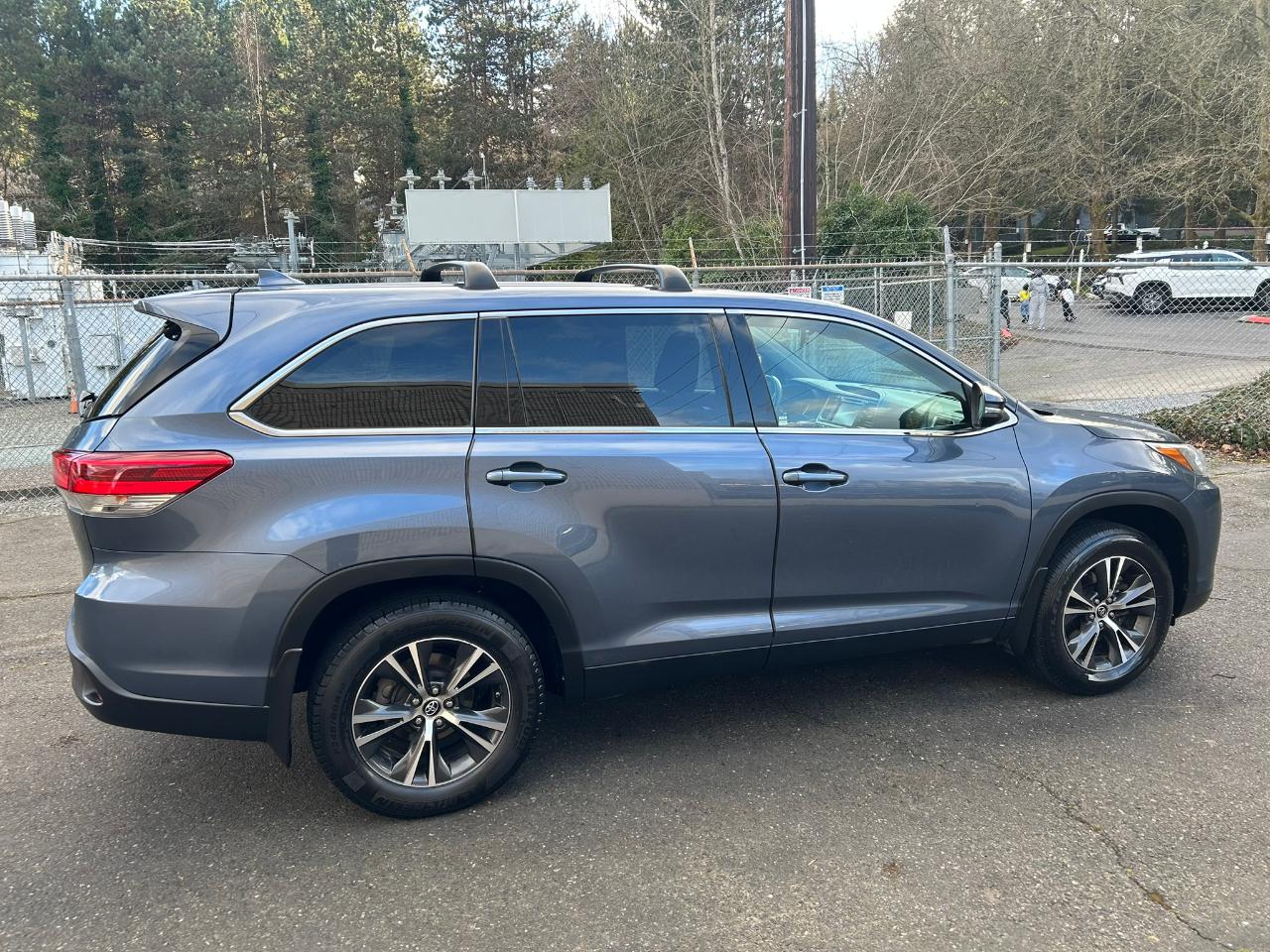 Toyota Highlander LE Plus AWD V6 2019