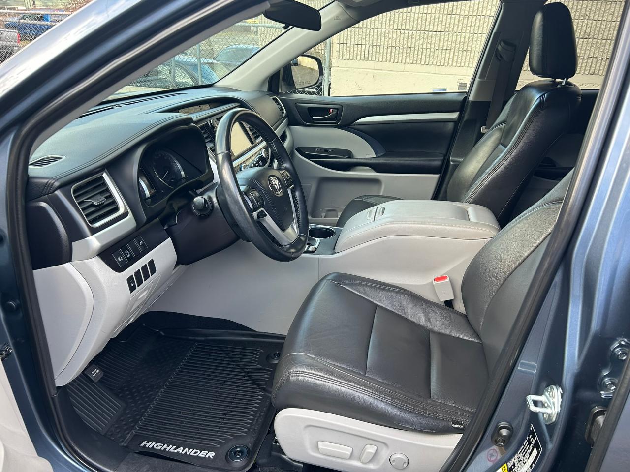 Toyota Highlander LE Plus AWD V6 2019