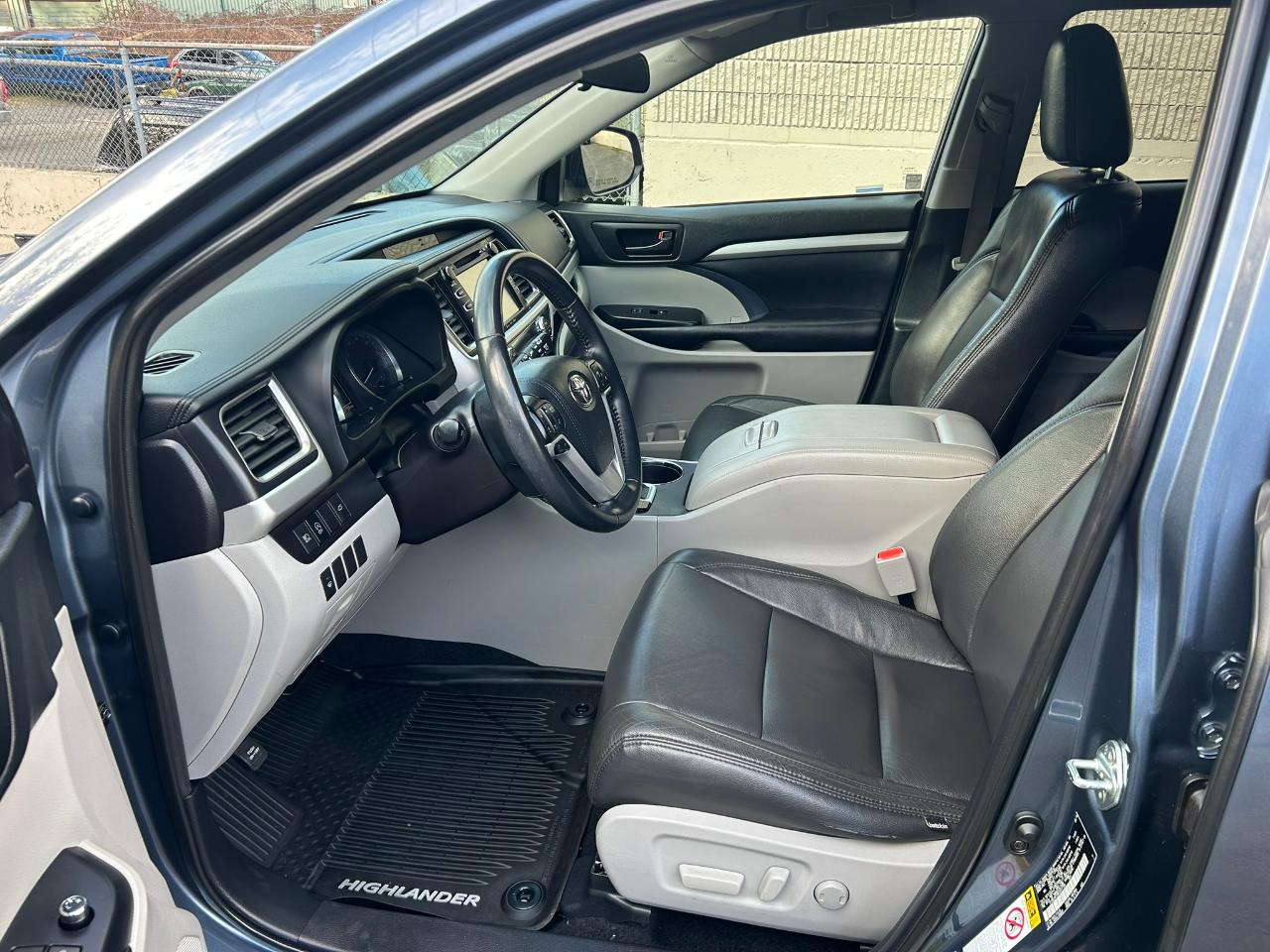 Toyota Highlander LE Plus AWD V6 2019