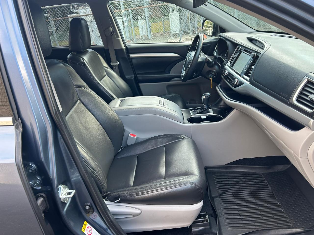 Toyota Highlander LE Plus AWD V6 2019