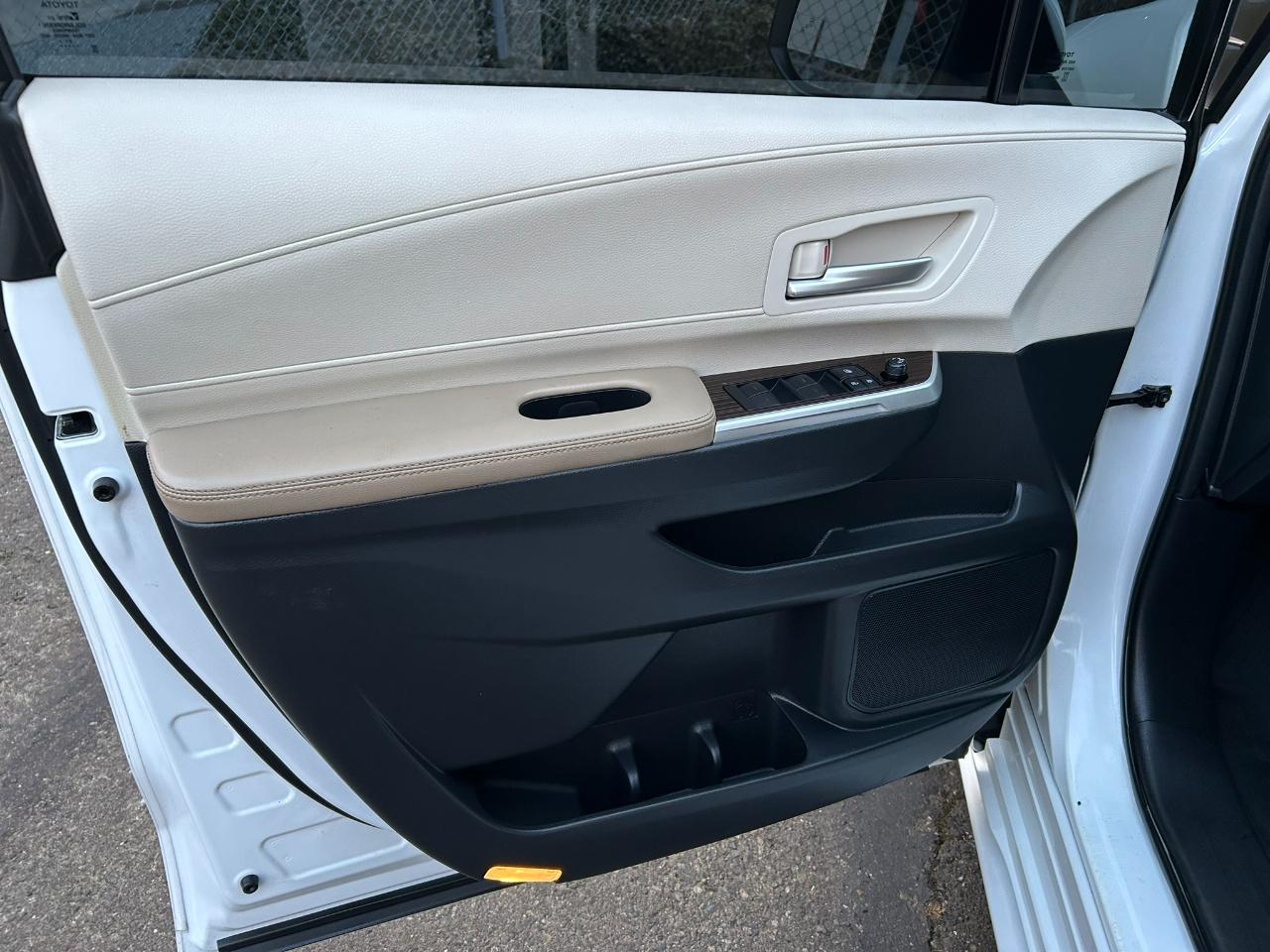 Toyota Sienna XLE 7-Passenger AWD 2022