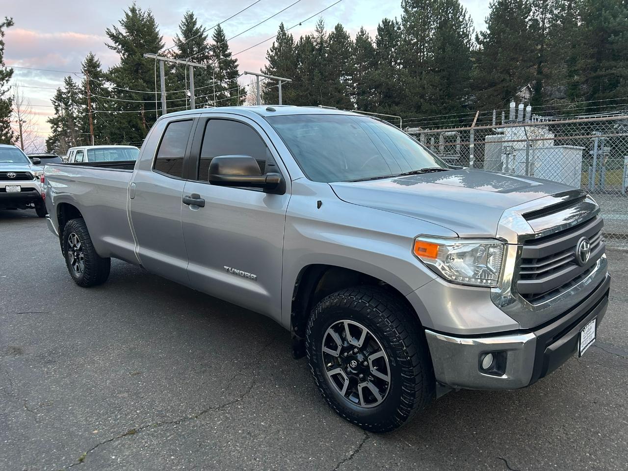 Toyota Tundra  2015