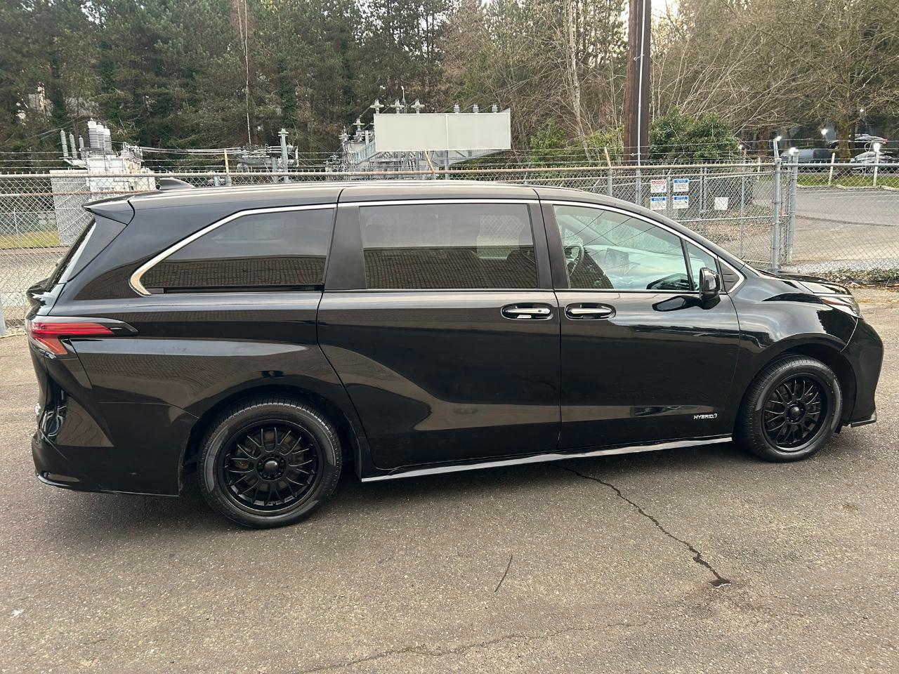 Toyota Sienna XSE 7-Passenger AWD 2021