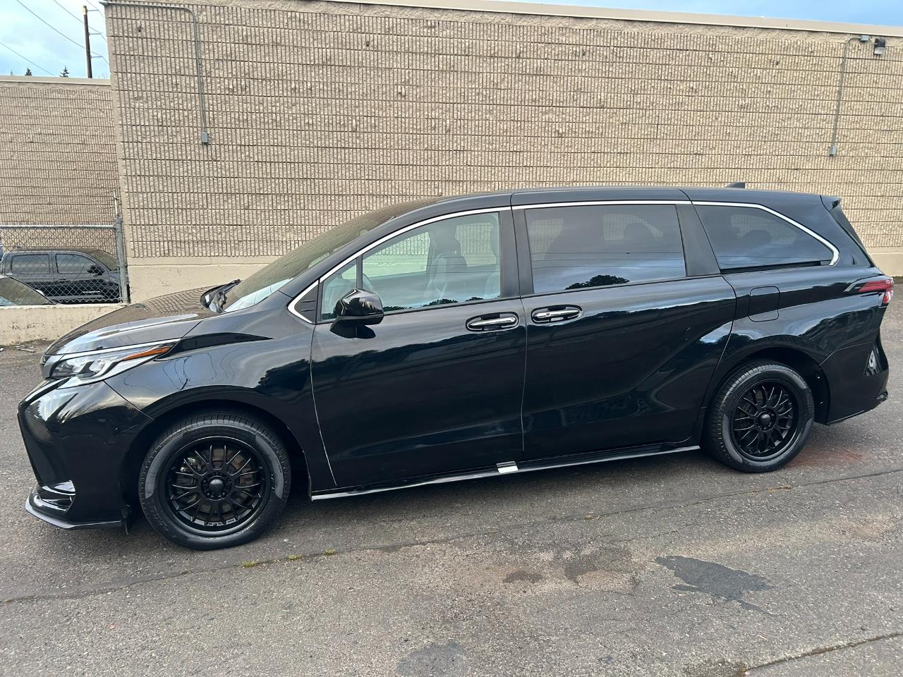 Toyota Sienna XSE 7-Passenger AWD 2021