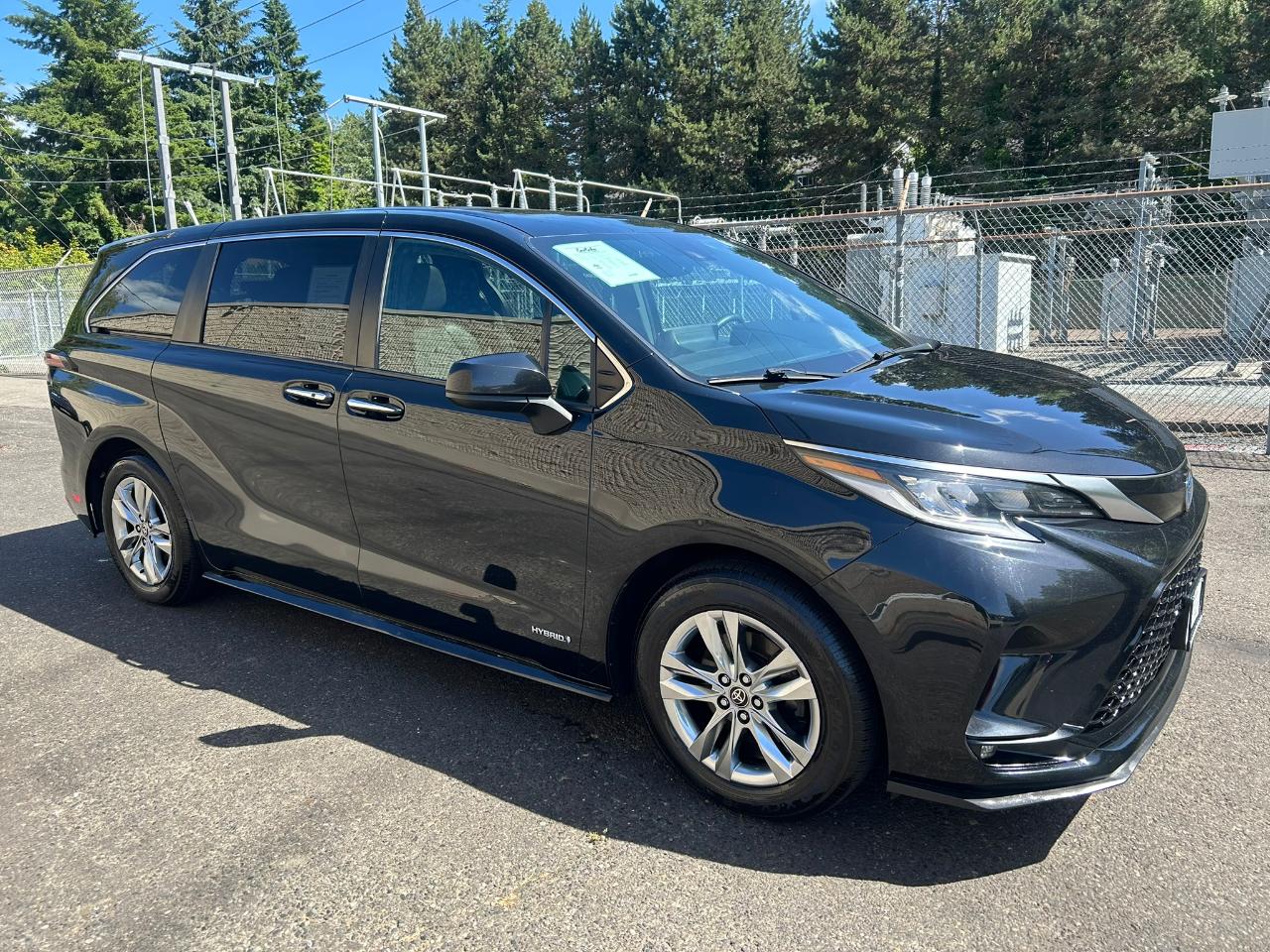 Toyota Sienna XSE 7-Passenger AWD 2021