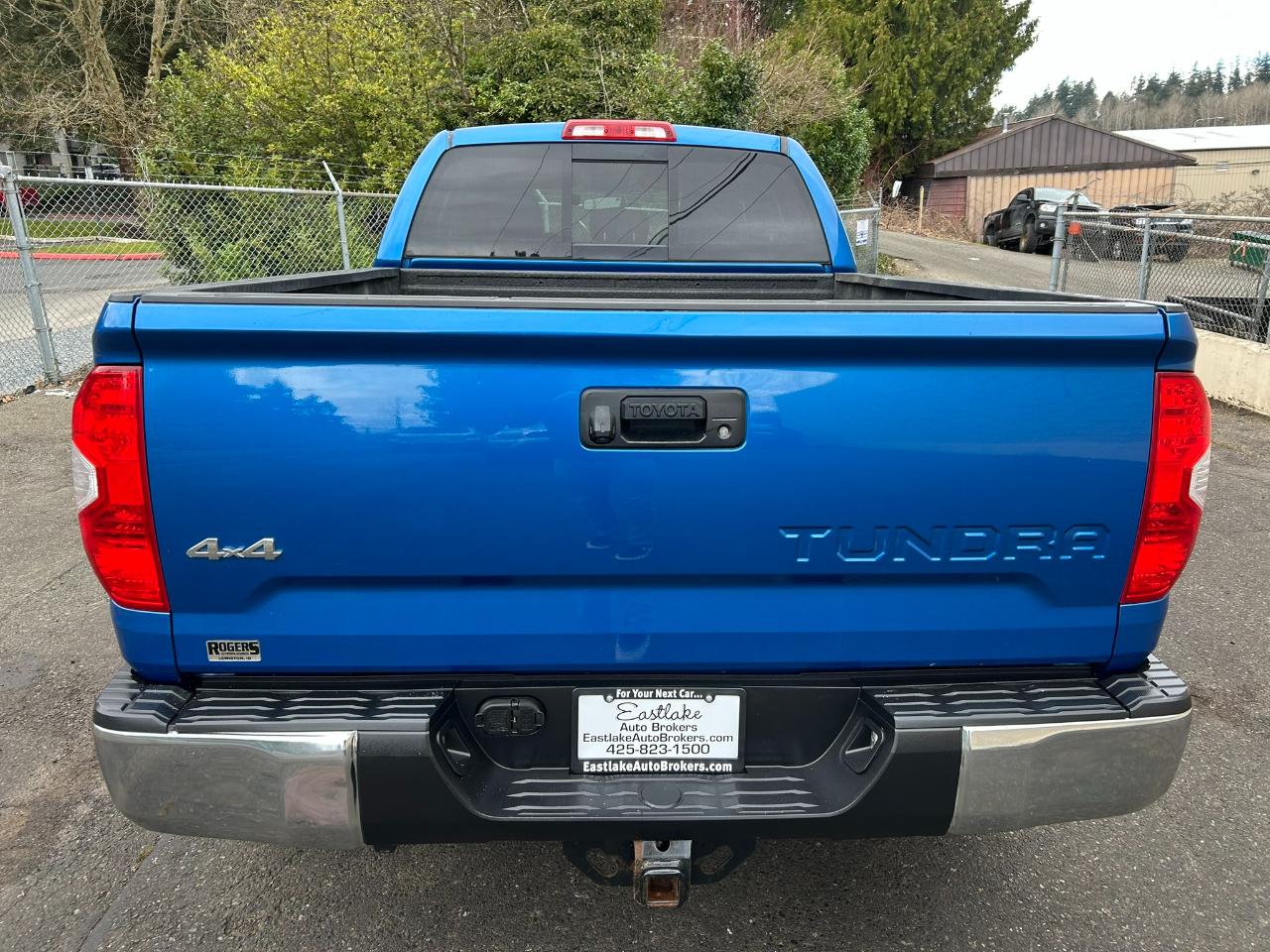 Toyota Tundra SR5 5.7L V8 Double Cab 4WD 2016