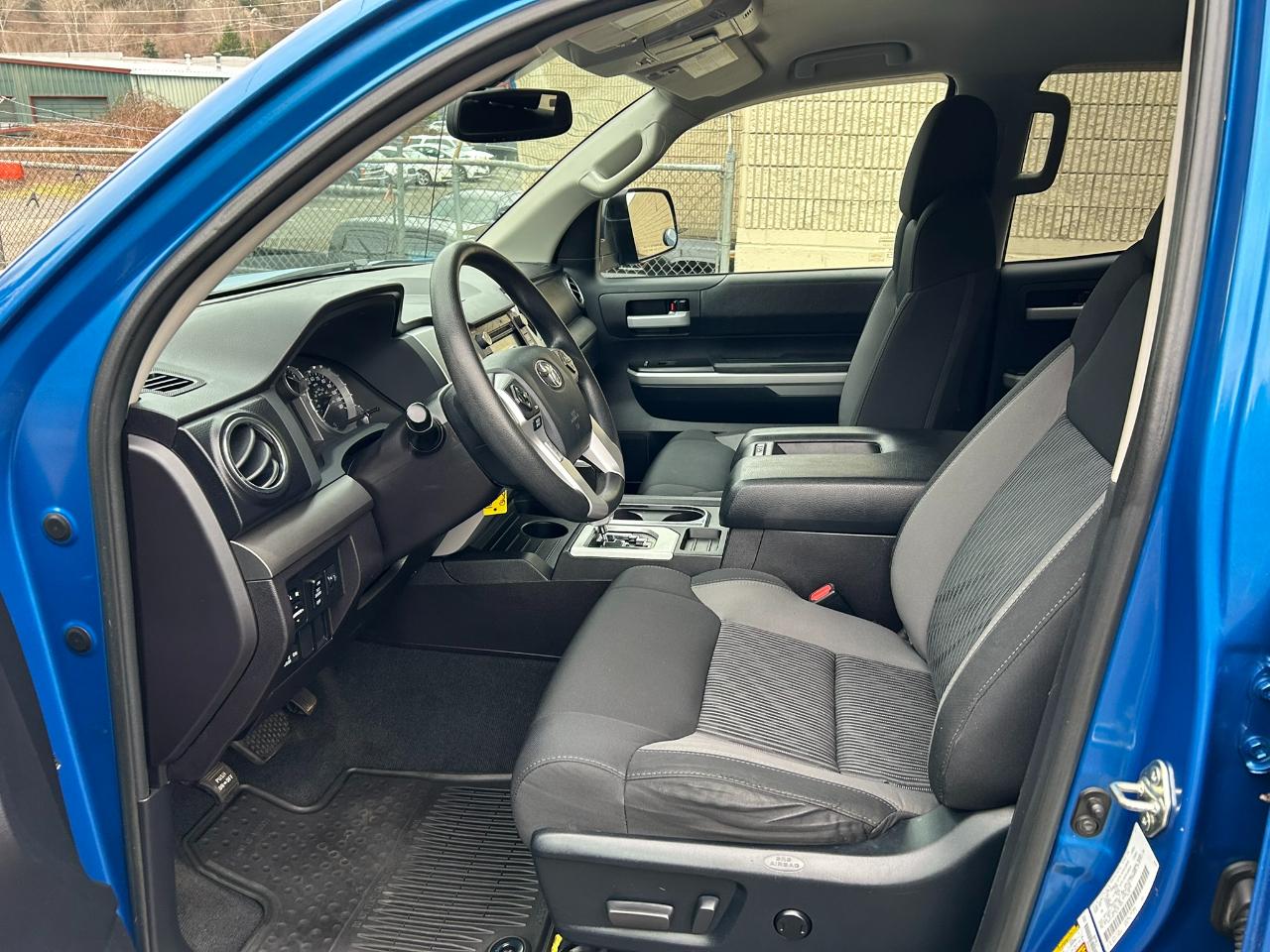 Toyota Tundra SR5 5.7L V8 Double Cab 4WD 2016