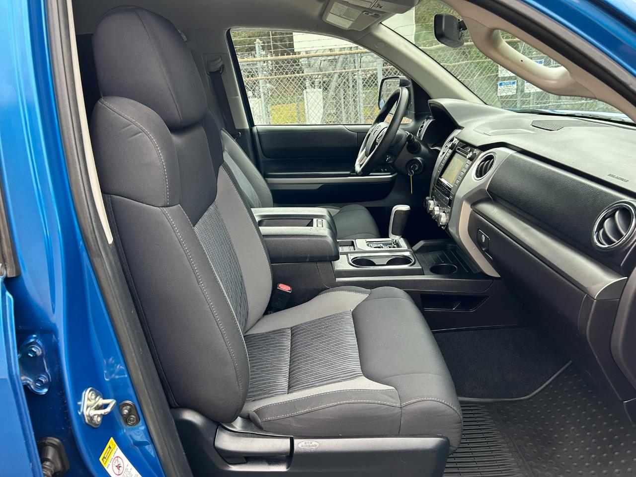 Toyota Tundra SR5 5.7L V8 Double Cab 4WD 2016