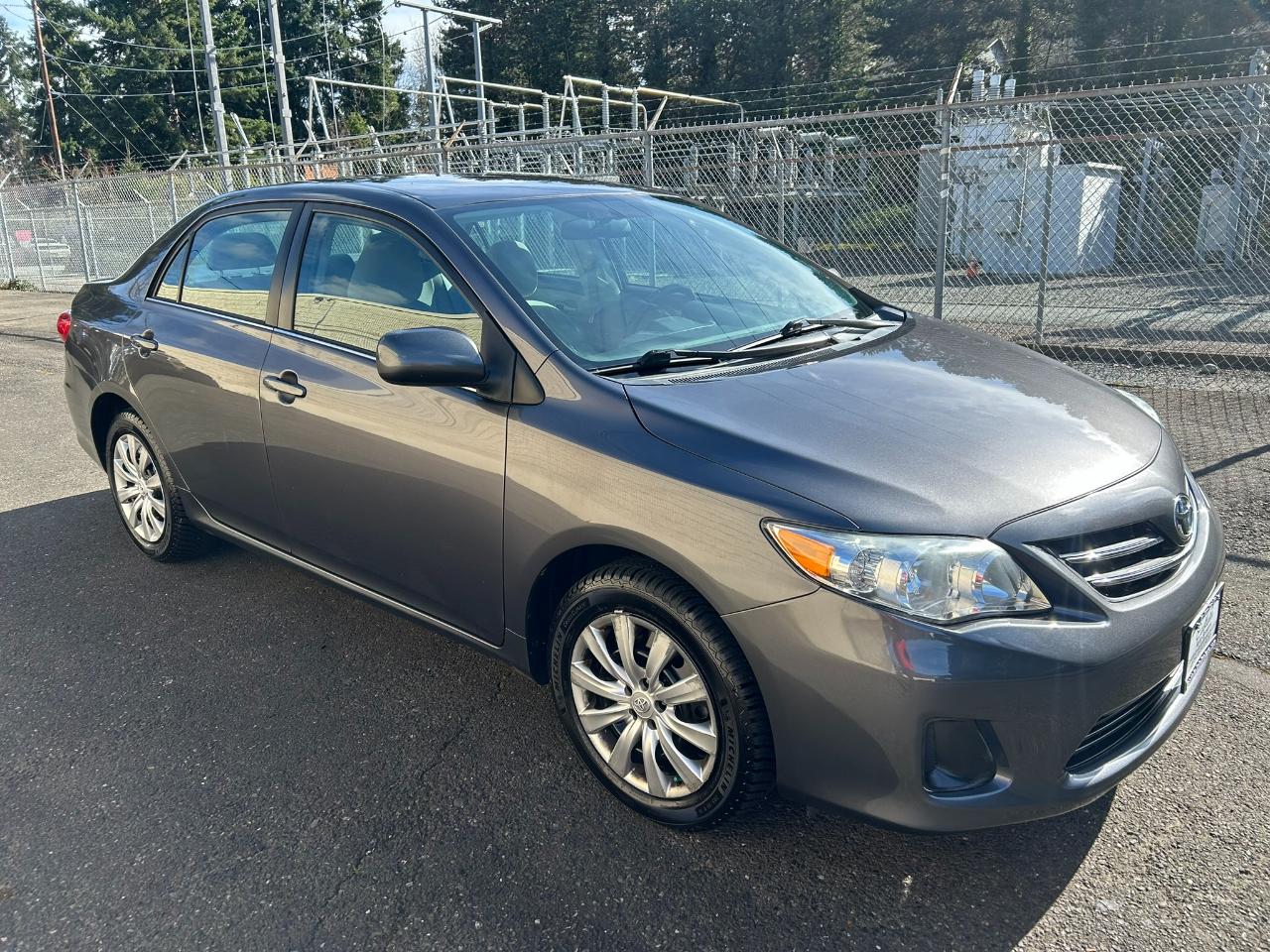 Toyota Corolla LE 4-Speed AT 2013