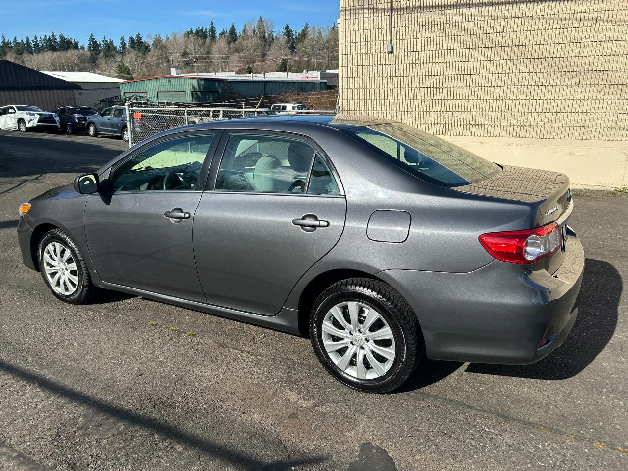 Toyota Corolla LE 4-Speed AT 2013