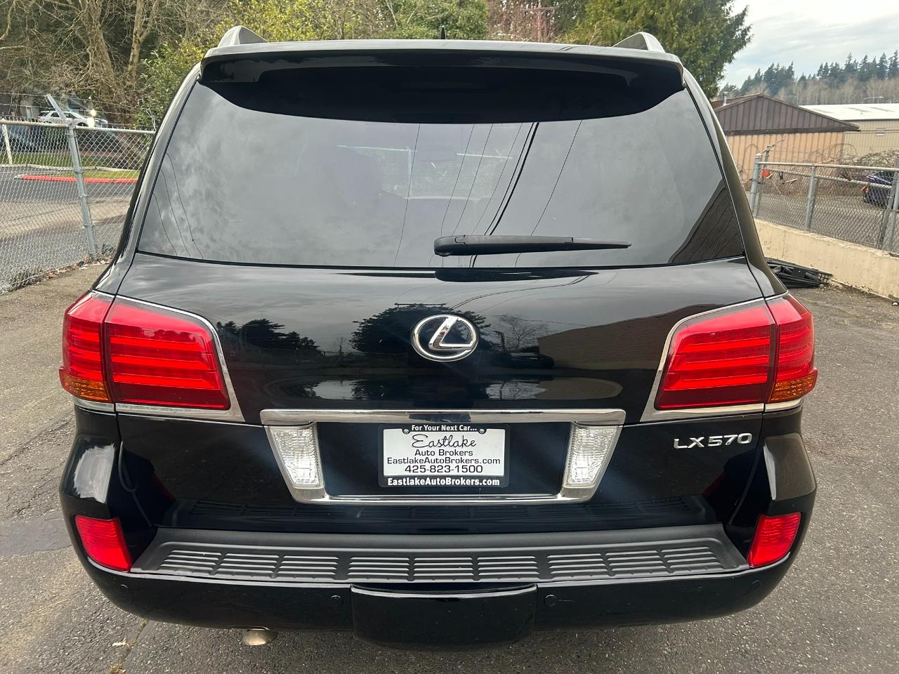 Lexus LX 570 Sport Utility 2011